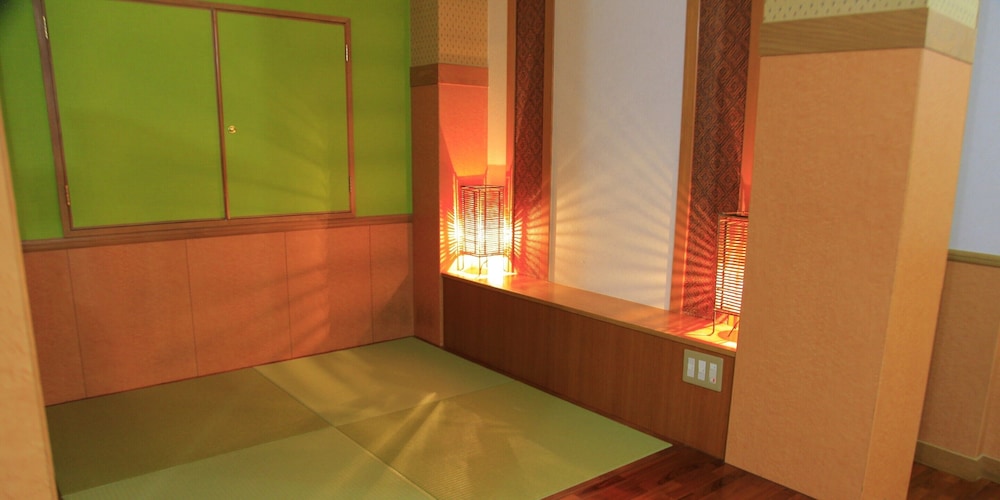 ファミリー スタジオ ベッド (複数台) 禁煙 客室4 | HOTEL 紅 - BIN -