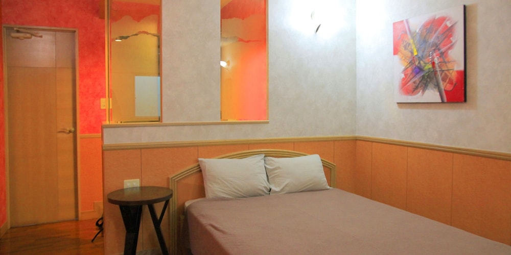 ツインルーム (B type) 客室11 | HOTEL 紅 - BIN -