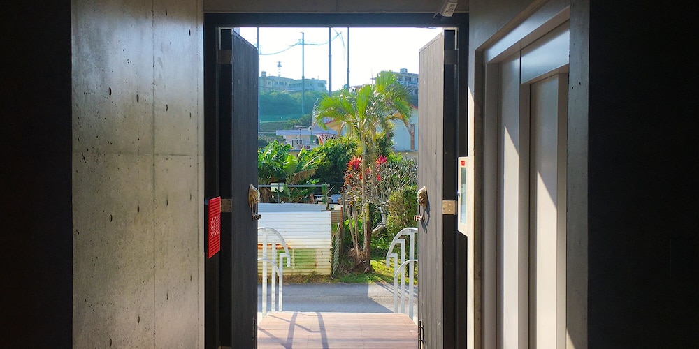 内部エントランス1 | SOU 東恩納