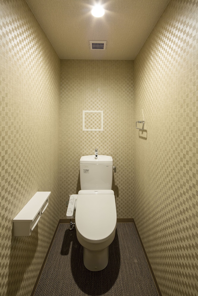 ツインルーム バルコニー付 バスルーム1 | ホテル伊万里相生橋別邸