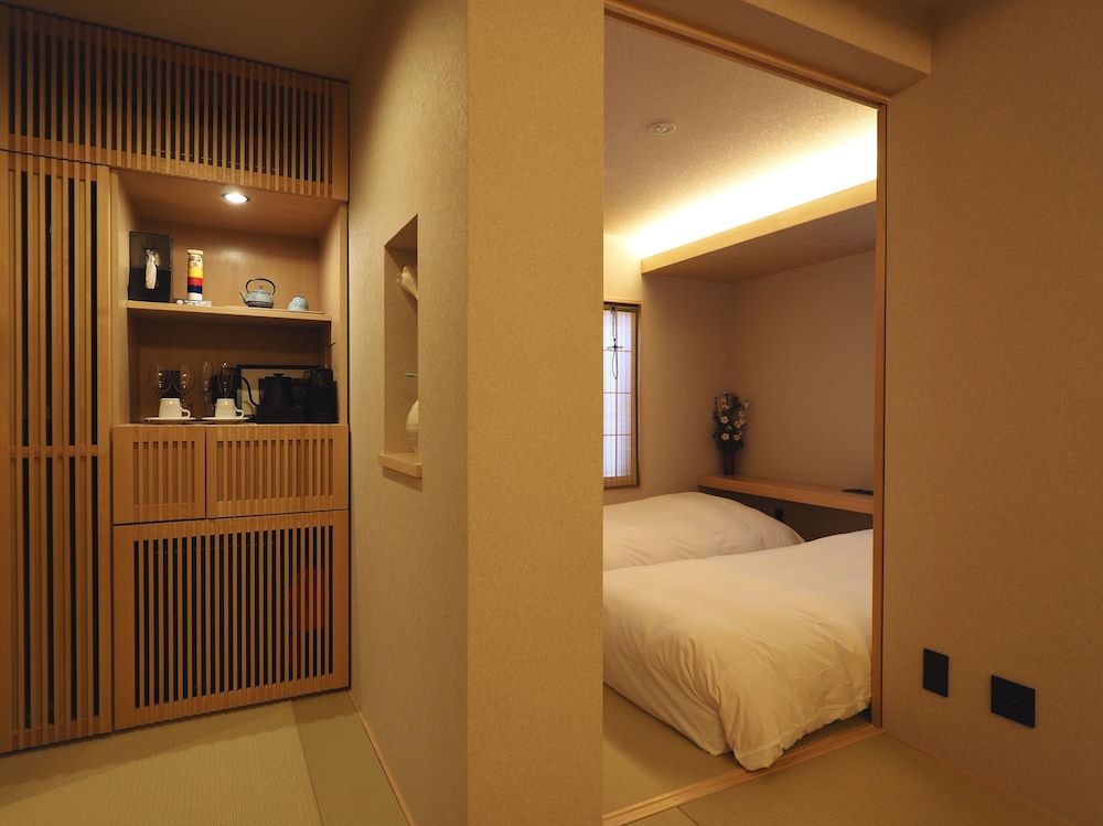 半月 客室3 | 石塀小路夢庵