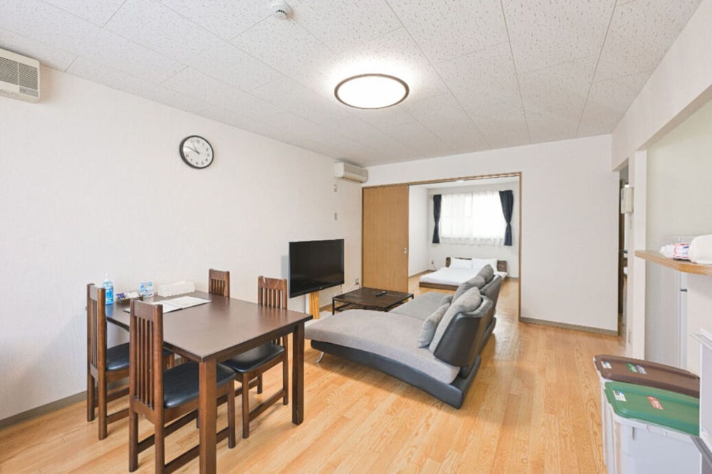 アパートメント リビング エリア1 | STAY IN PASSION