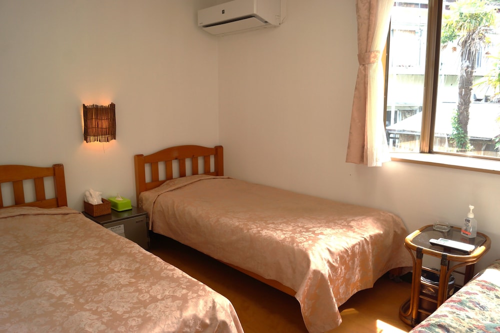 洋室ツインルーム 客室1 | リゾートペンション タートルハウス