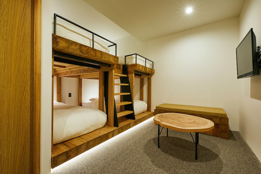 コンフォート 4 人部屋 ベッド (複数台) 禁煙 客室5 | mizuka Daimyo 7 - unmanned hotel -