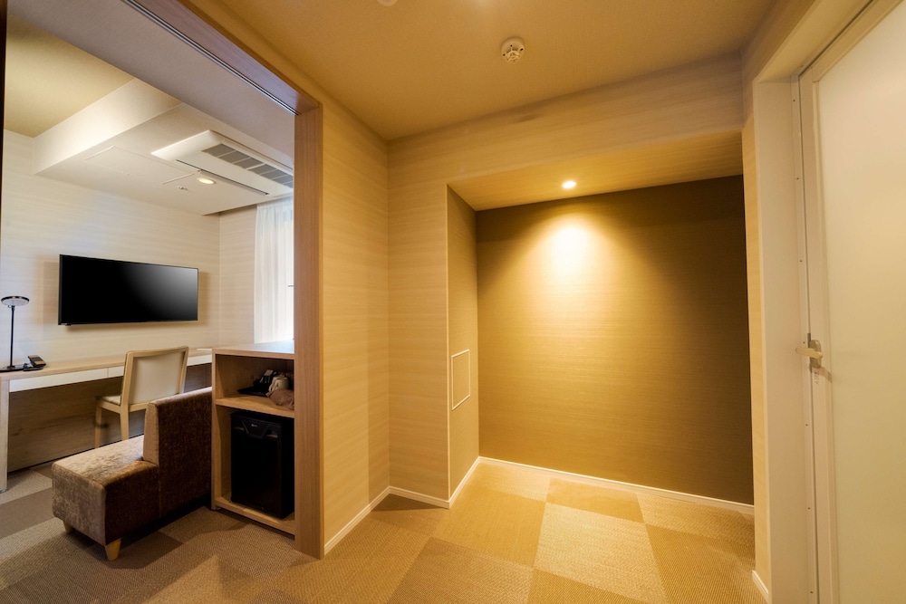 デラックス ルーム シングルベッド 2 台 バリアフリー 冷蔵庫 客室1 | ベストウェスタンホテルフィーノ東京赤坂