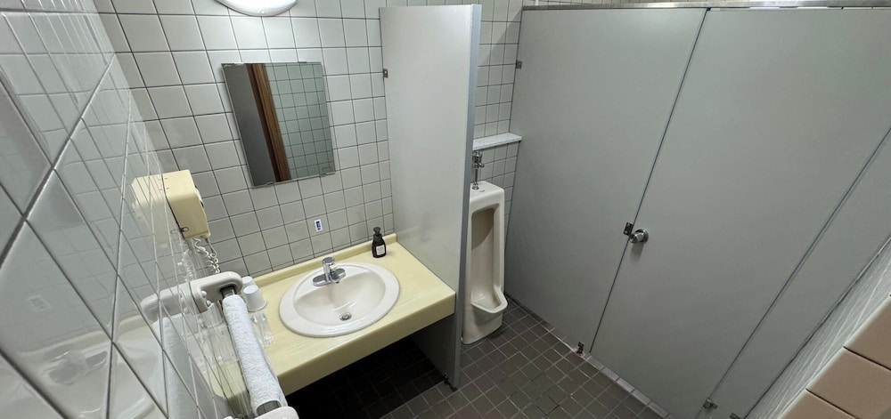 ゆふ - 和室ファミリールーム·トイレ付き·浴室なし 禁煙 客室3 | 和モダン温泉館 湯布院あかりの宿