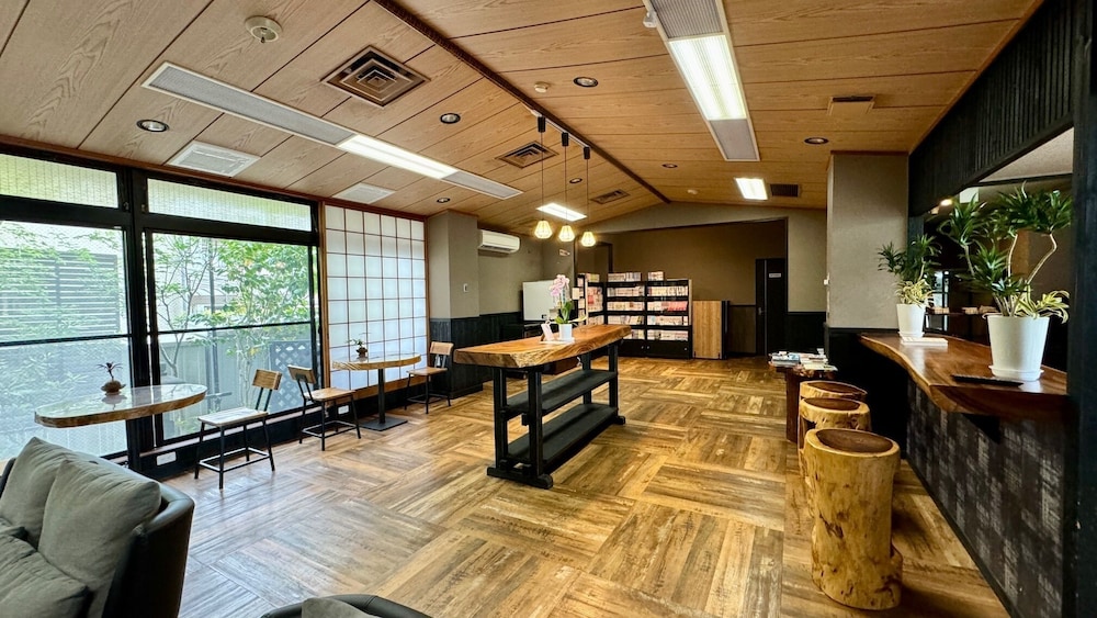 ロビーラウンジ1 | 和モダン温泉館 湯布院あかりの宿 ロビーラウンジ1 | 和モダン温泉館 湯布院あかりの宿