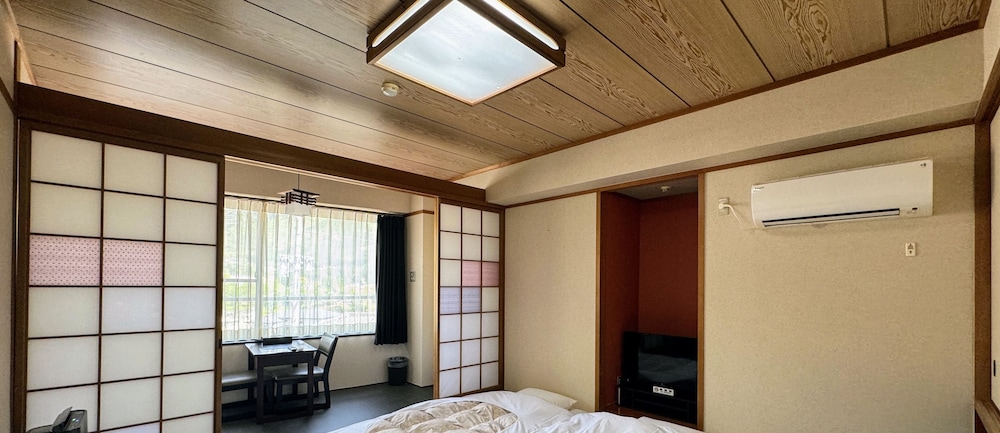 和室スタンダード (ファミリールーム) 25 | 和モダン温泉館 湯布院あかりの宿
