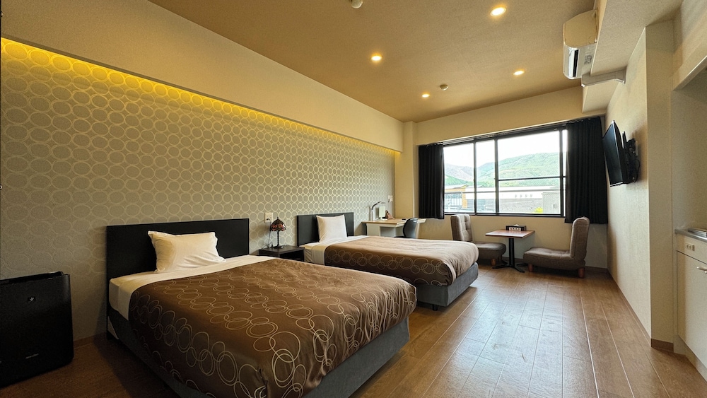 201·202 - ツインルーム ミニキッチン付き 禁煙 | 和モダン温泉館 湯布院あかりの宿