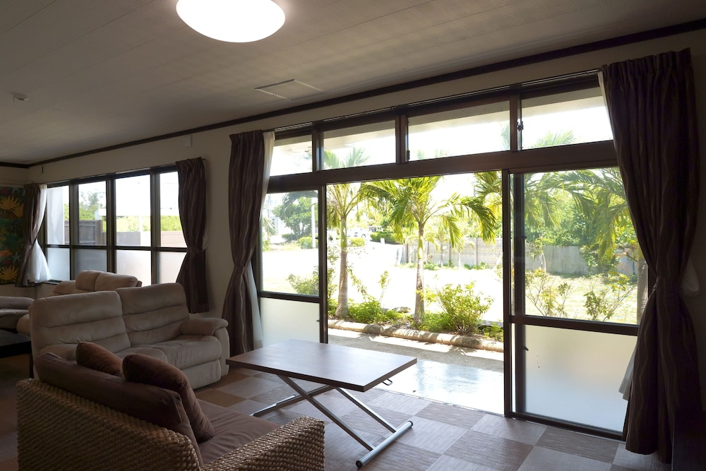 内部エントランス1 | リゾートハウス翼 内部エントランス1 | リゾートハウス翼