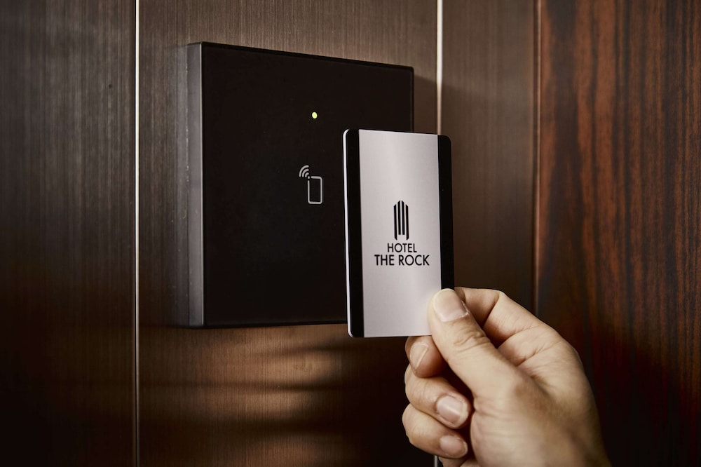 ツインルーム 客室の設備とサービス0 | HOTEL THE ROCK