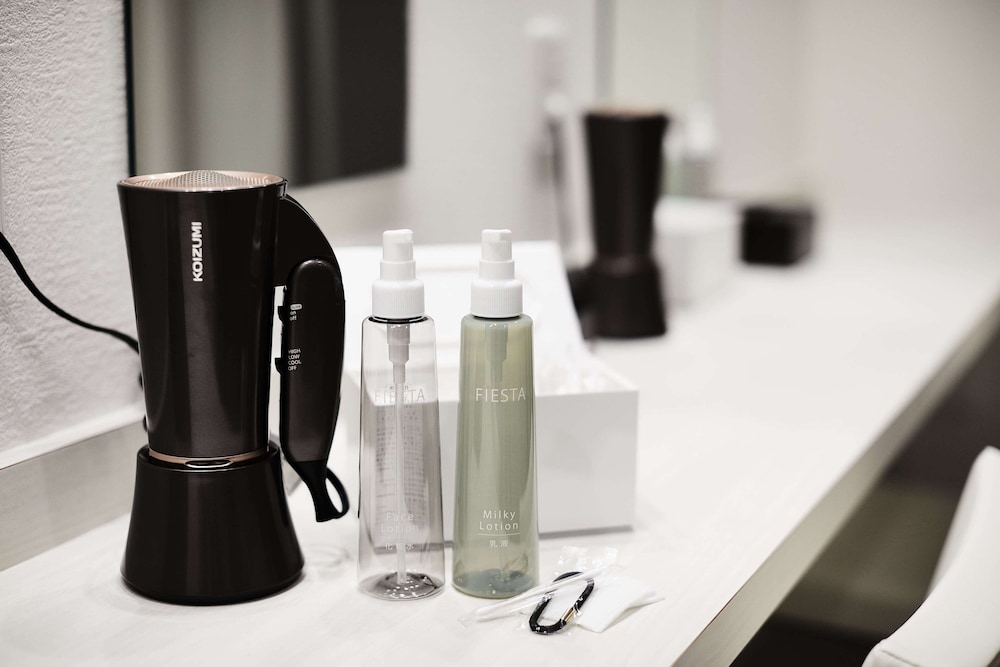 ツインルーム バスルームの設備0 | HOTEL THE ROCK