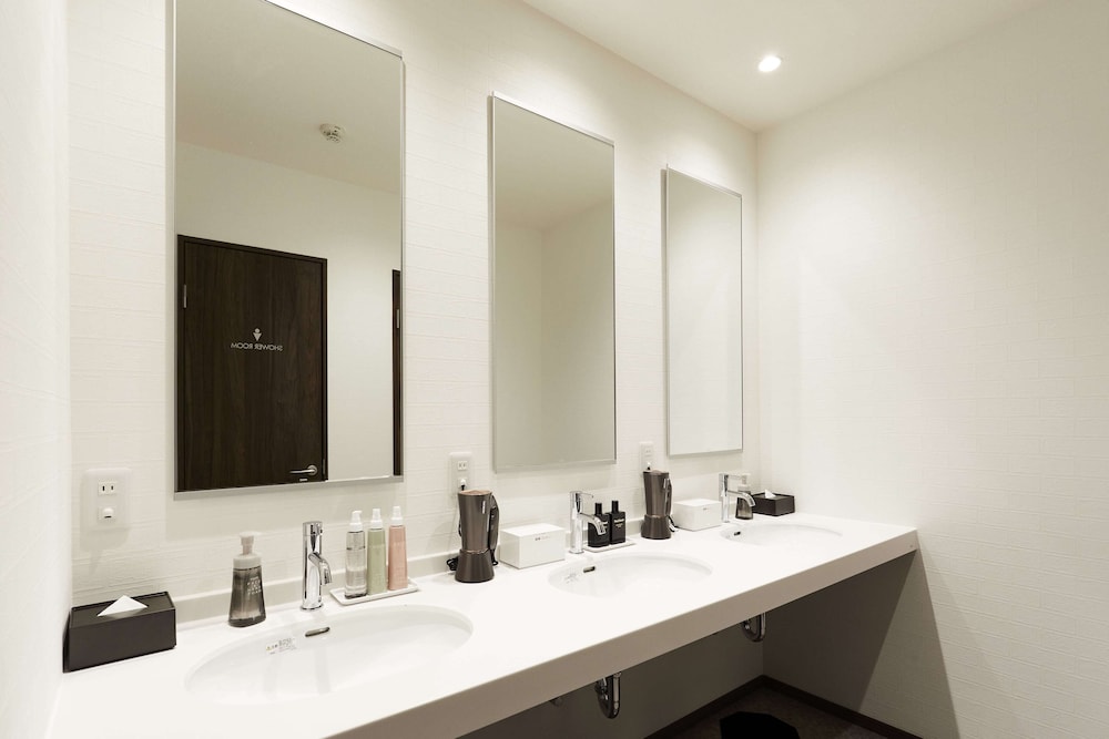 ツインルーム バスルーム1 | HOTEL THE ROCK