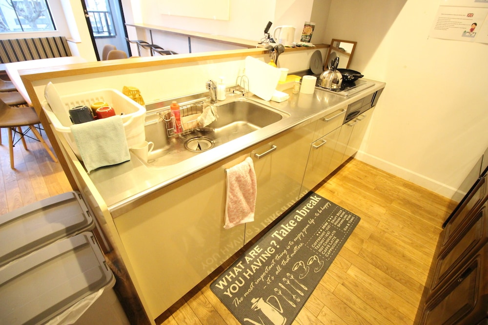 Economy Room 1 for 2 Guests 共用キッチン0 | HOSTEL THE NEXT DOOR