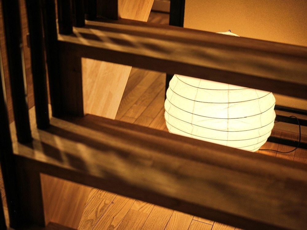 京町家一棟貸し リビング エリア3 | 紡 八条源町