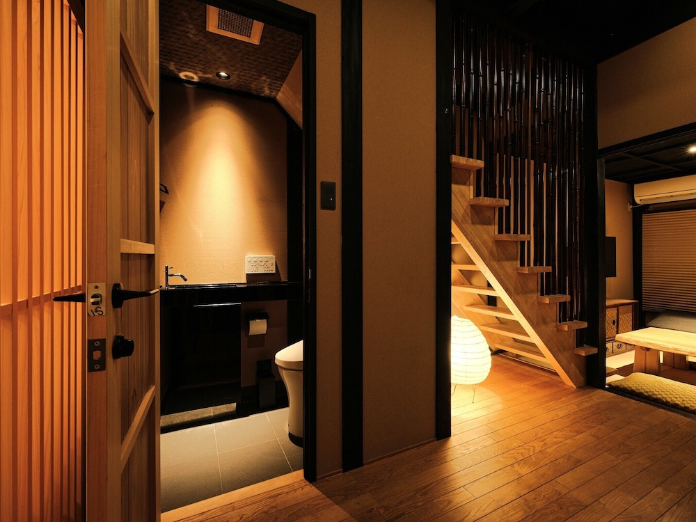 京町家一棟貸し リビング エリア2 | 紡 八条源町