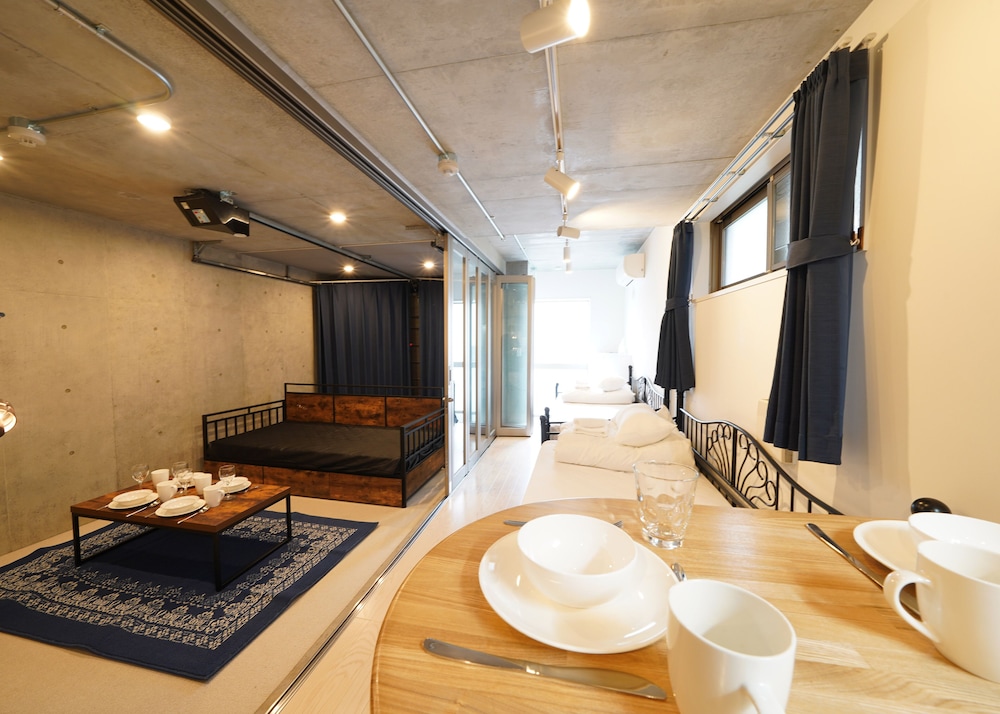 グランド スイート 禁煙 (1F) リビング エリア7 | Laffitte Hirai Condominium Hotel