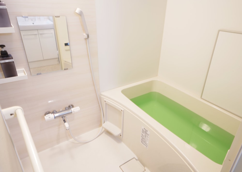 スーペリア トリプルルーム 禁煙 (3F) バスルーム1 | Laffitte Hirai Condominium Hotel