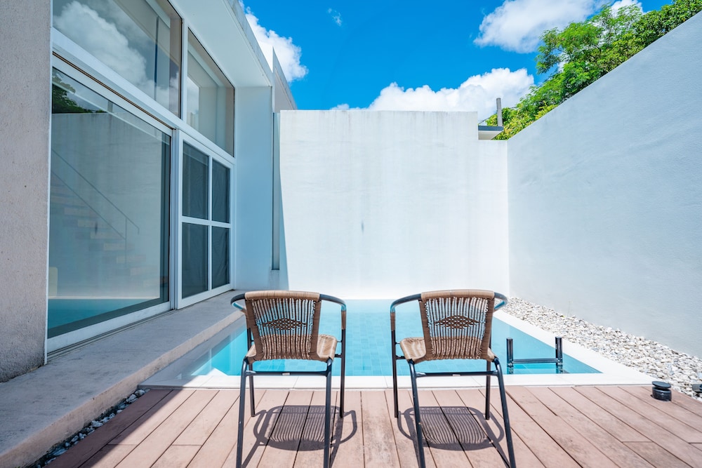 ラグジュアリー ヴィラ 1 ベッドルーム プライベートプール プールビュー テラス / パティオ1 | Secret Villas by Relapool