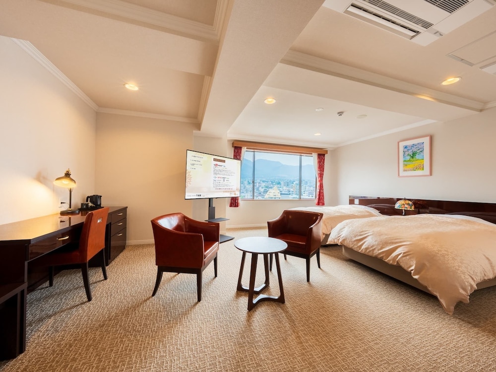 プレミアムフロア (高層階)、デラックスツイン［46㎡］ 客室3 | ホテル三泉閣