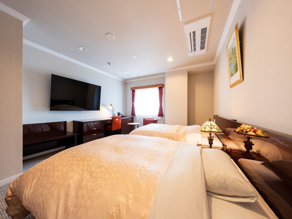 プレミアムフロア(高層階)、スタンダードツイン［38㎡］ | ホテル三泉閣