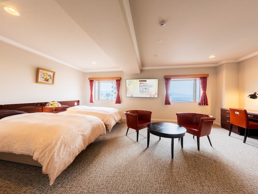 プレミアムフロア (高層階)、デラックスツイン［46㎡］ 客室5 | ホテル三泉閣