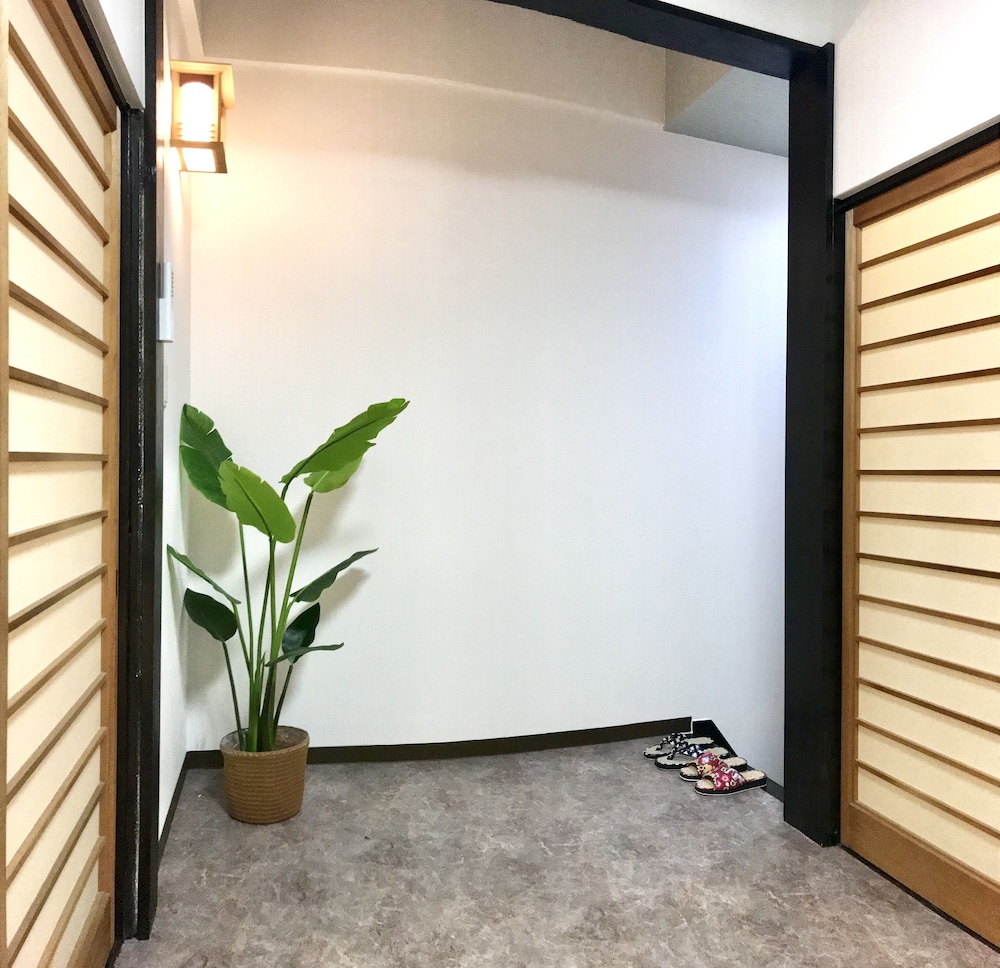 内部エントランス1 | Osaka Premium House 内部エントランス1 | Osaka Premium House