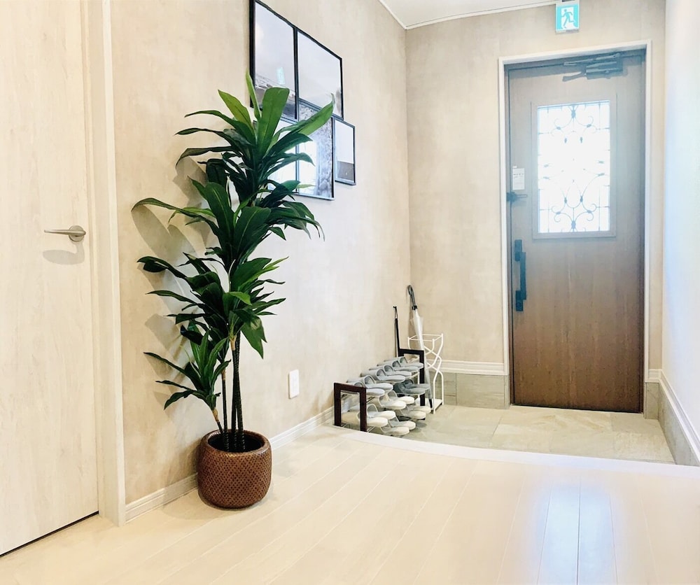 内部エントランス1 | Shioji Aoi Villa 内部エントランス1 | Shioji Aoi Villa