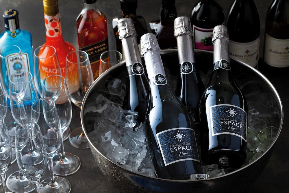 クラブ ルーム シングルベッド 2 台 (Club Access) エグゼクティブ ラウンジ5 | ハイアットリージェンシー 横浜