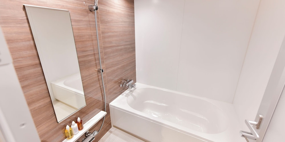 ツイン A ルーム（眺望なし／エレベーター前）禁煙 バスルーム1 | 浅草東武ホテル