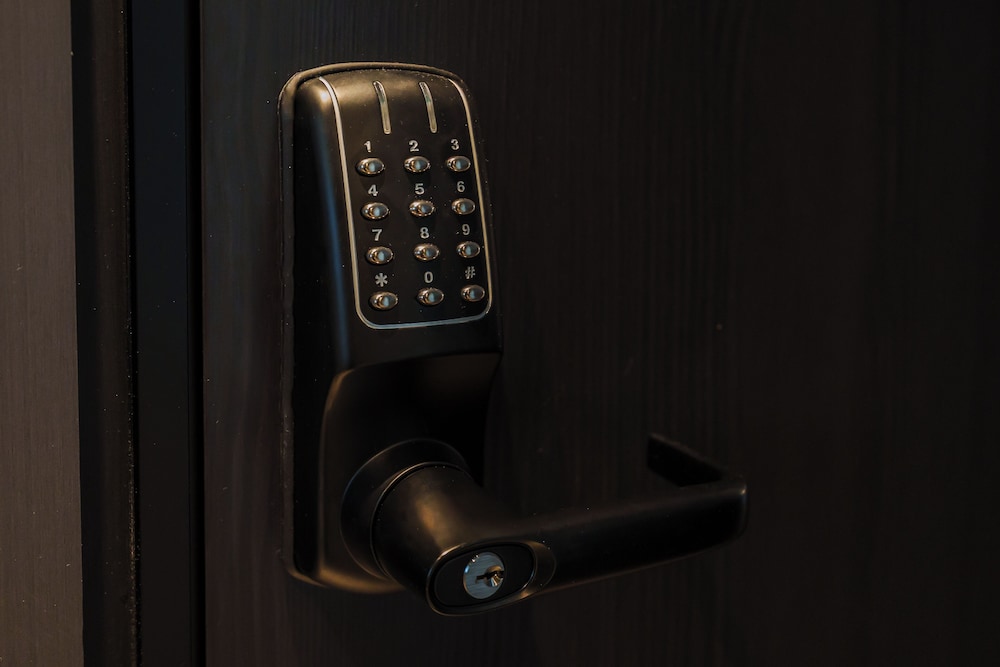 スタンダードツイン(共用シャワー) 客室5 | BAKURO - DOYANEN HOTELS