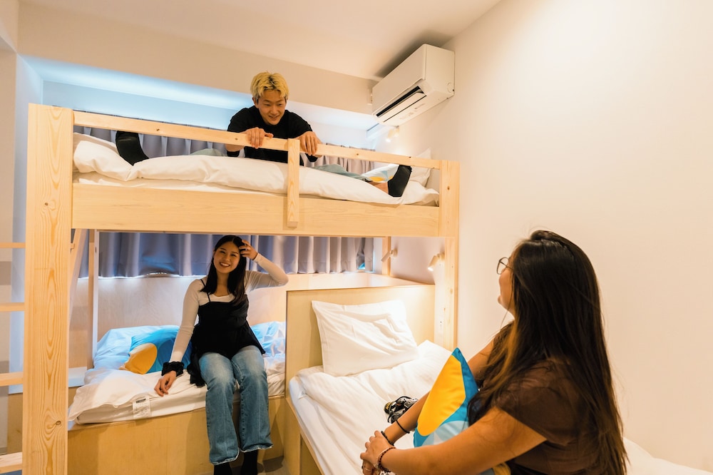 グループトリプル (共用シャワー・トイレ) 禁煙 客室5 | BAKURO - DOYANEN HOTELS