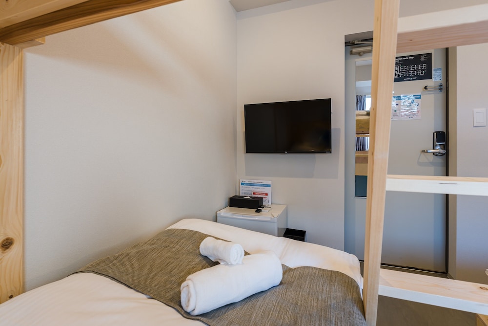 ファミリートリプル (共用シャワー・トイレ) 禁煙 客室6 | BAKURO - DOYANEN HOTELS