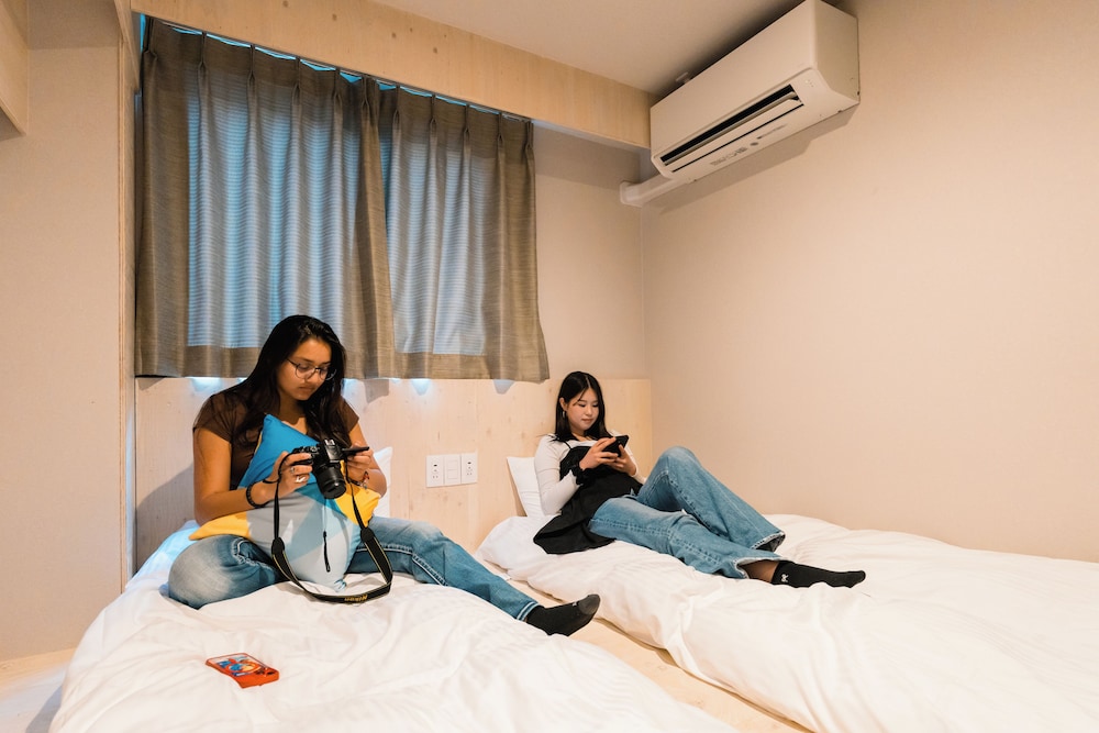 ハリウッドツイン (共用シャワー) 禁煙 客室3 | BAKURO - DOYANEN HOTELS