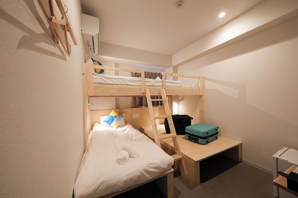 ツイン スタンダード (共用シャワー/トイレ) 別館 禁煙 | BAKURO - DOYANEN HOTELS