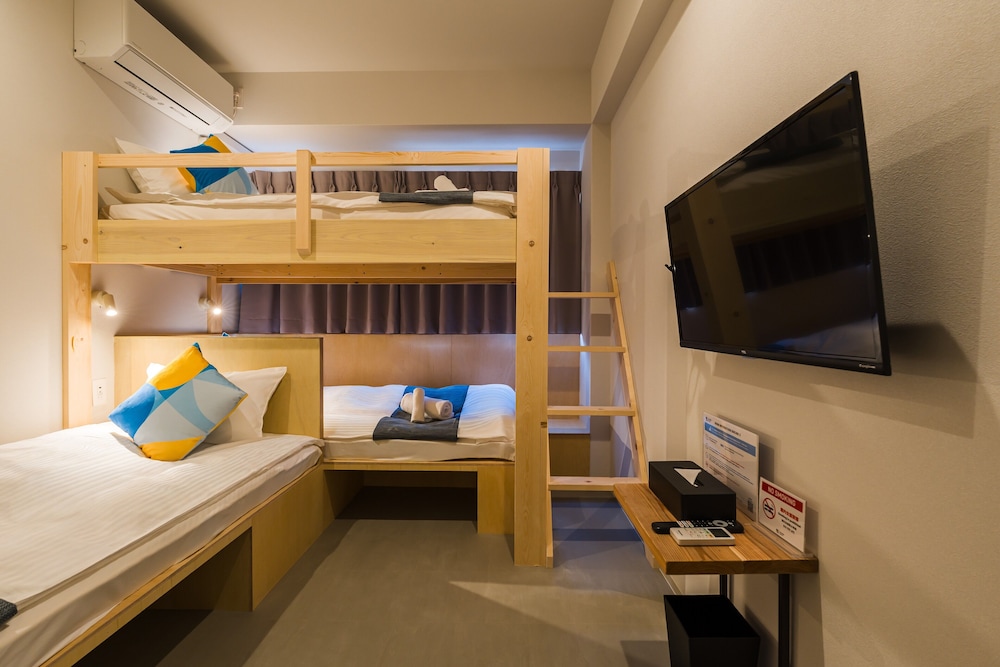 グループトリプル (共用シャワー・トイレ) 禁煙 客室8 | BAKURO - DOYANEN HOTELS