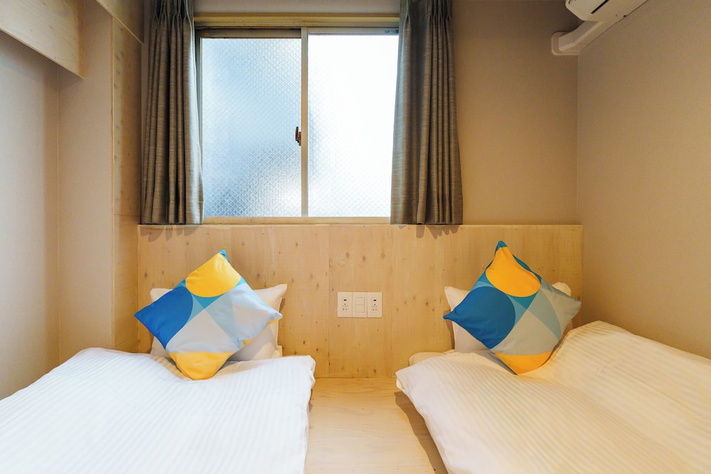 ハリウッドツイン(共用シャワー) 客室8 | BAKURO - DOYANEN HOTELS