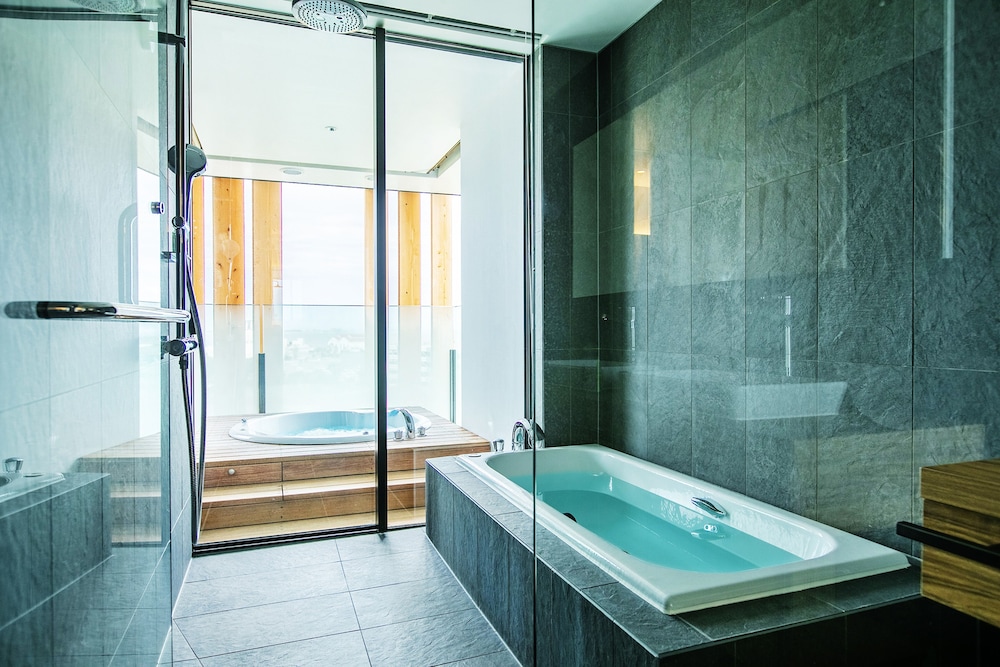 ラグジュアリー スイート バスルーム3 | ガーデンテラス福岡ホテル & リゾート