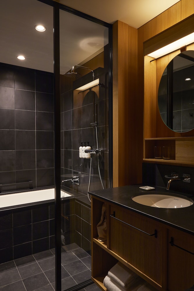 スタンダードキング 禁煙(定員: 大人2名・添寝12歳以下1名) バスルーム0 | エースホテル京都