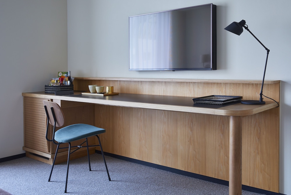 スタンダードツイン 禁煙(定員: 大人2名・添寝12歳以下2名) 客室2 | エースホテル京都