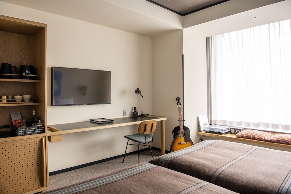 スタンダードツイン 禁煙(定員: 大人2名・添寝12歳以下2名) 客室3 | エースホテル京都