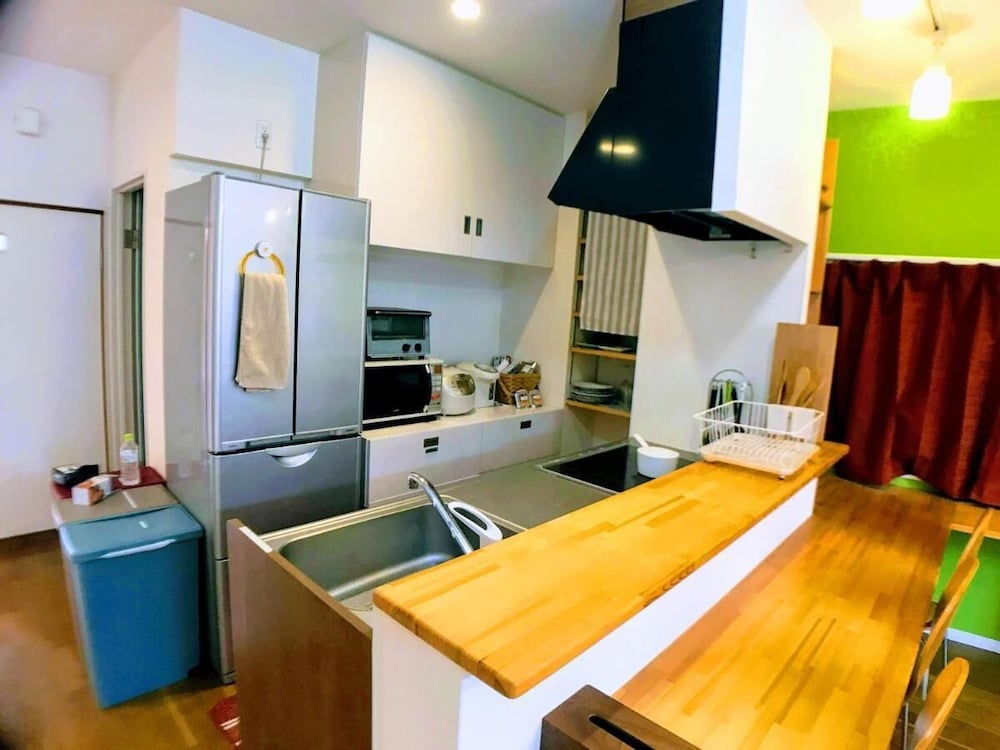 最大12人部屋 禁煙 専用キッチン1 | ルルル あたご館