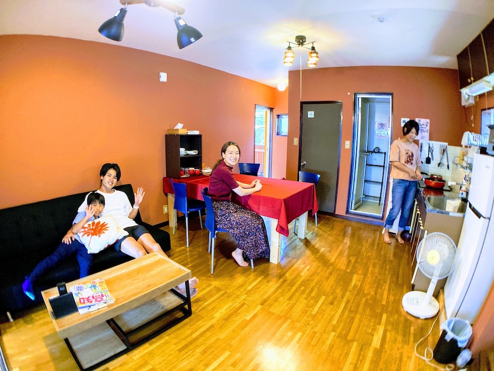 最大6人部屋 禁煙 客室2 | ルルル あたご館