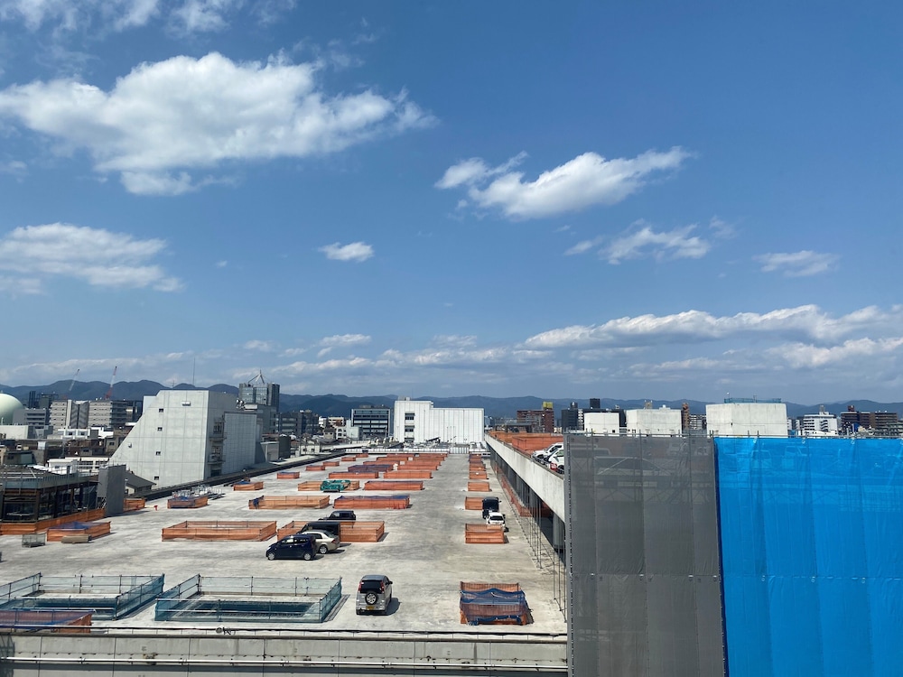 デラックス トリプルルーム 43㎡ 禁煙 シティビュー シティ ビュー0 | ホテル エミオン 京都
