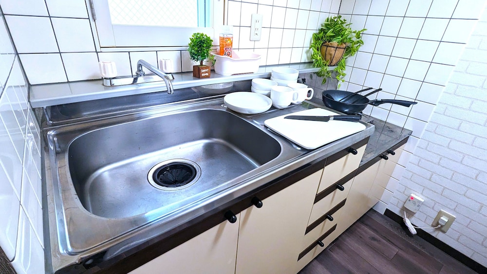 ベーシック ダブルルーム 専用キッチン1 | KIYAZA HOME 札幌