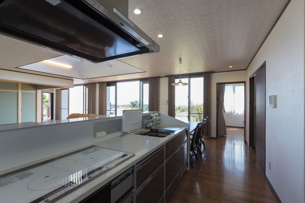 1棟貸し 専用キッチン1 | コンフォートハウスイン 宮古島
