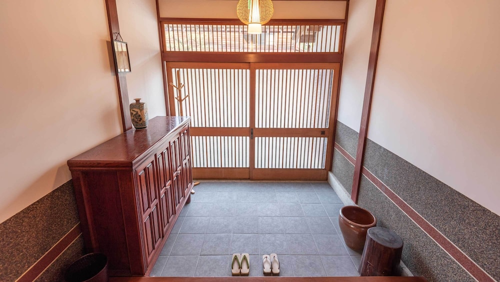 内部エントランス1 | Guest House IROHA Lotusland 内部エントランス1 | Guest House IROHA Lotusland