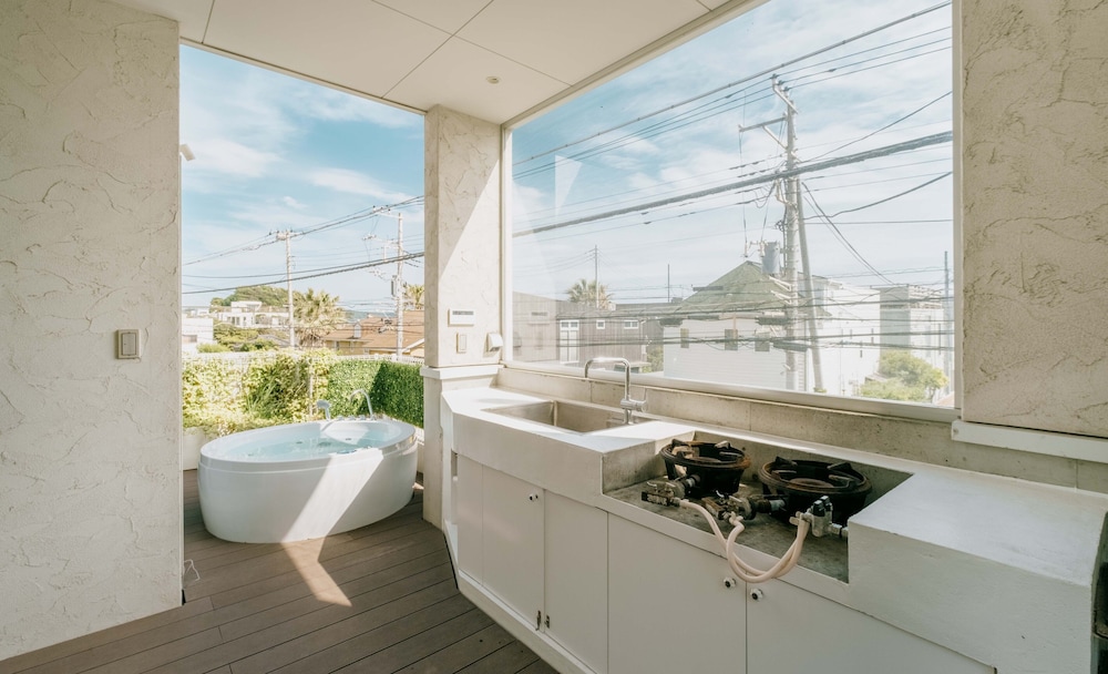 エクスクルーシブ ヴィラ プールビュー 専用キッチン0 | CASABLANCA POOL HOUSE – KAMAKURA