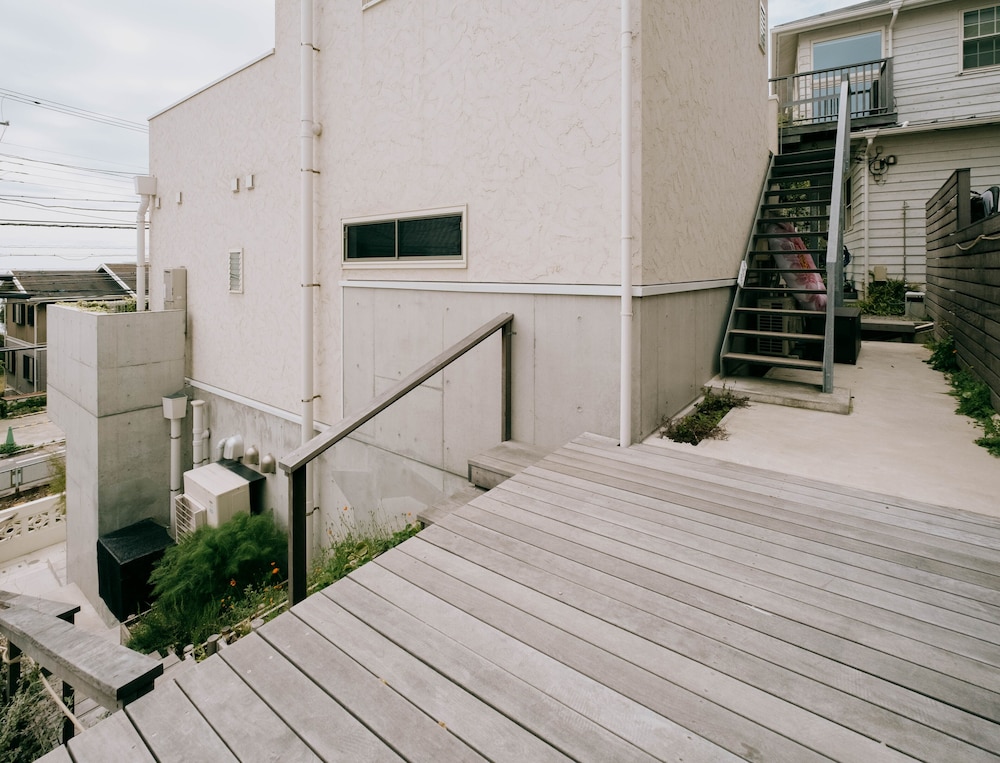 施設の入り口1 | CASABLANCA POOL HOUSE – KAMAKURA | CASABLANCA POOL HOUSE – KAMAKURA