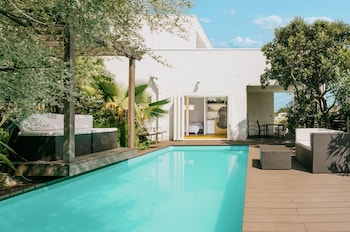 CASABLANCA POOL HOUSE – KAMAKURA